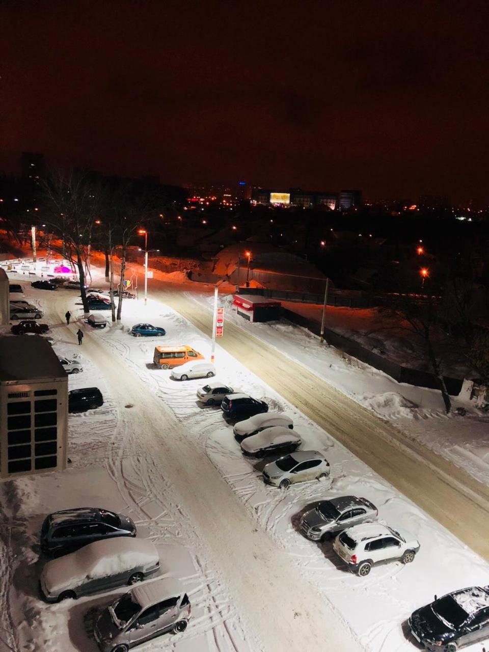 Comfortable Apartment Near Metro Kharkiv Exterior photo