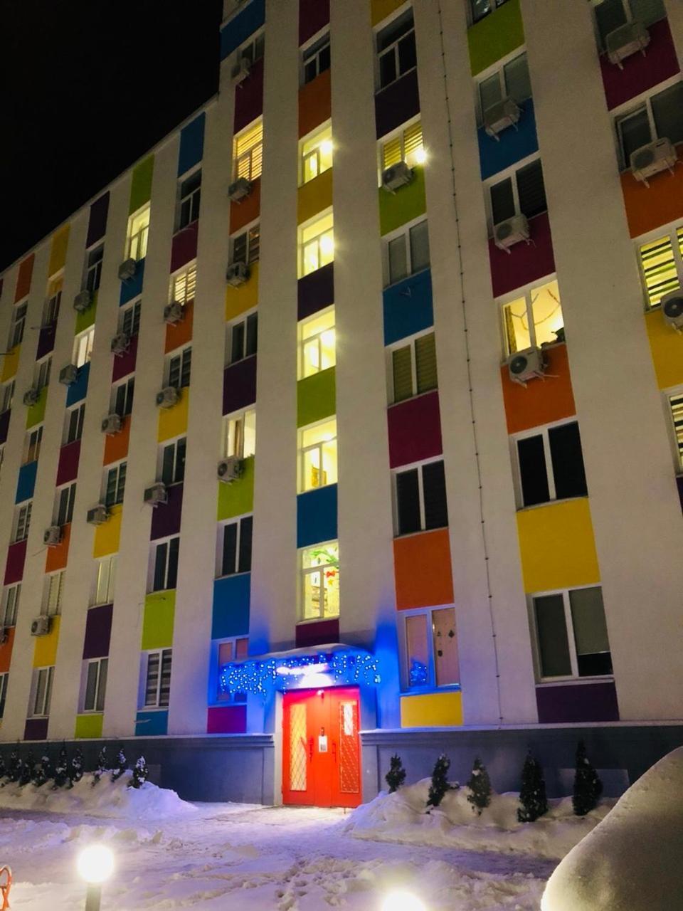 Comfortable Apartment Near Metro Kharkiv Exterior photo